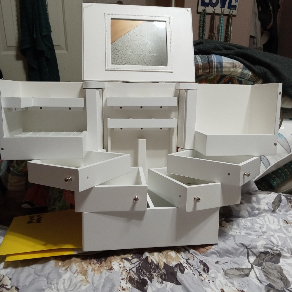 Jewelry box/makeup organizer by lori greiner